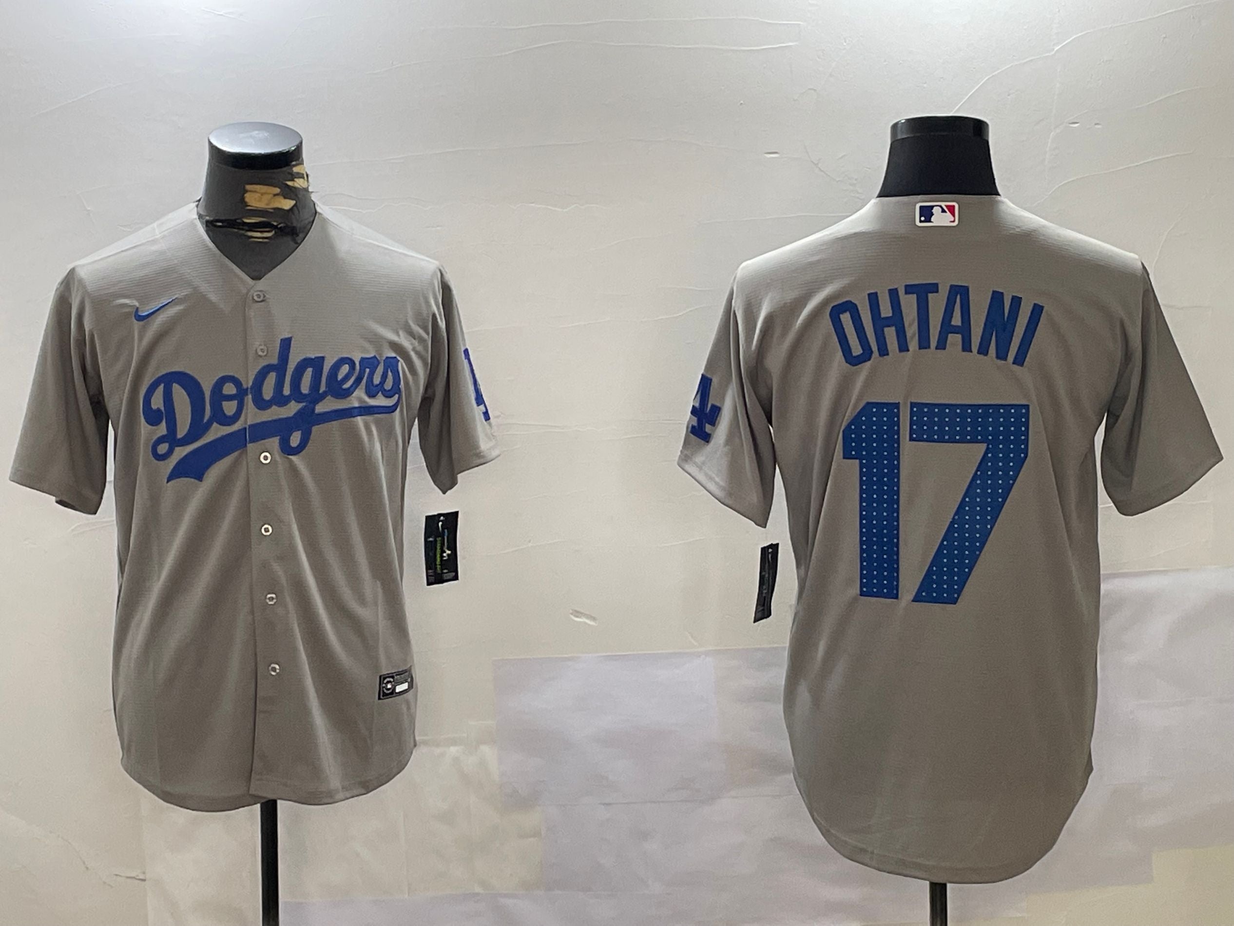 Men's Los Angeles Dodgers Shohei Ohtani Gray Game Player Jersey1
